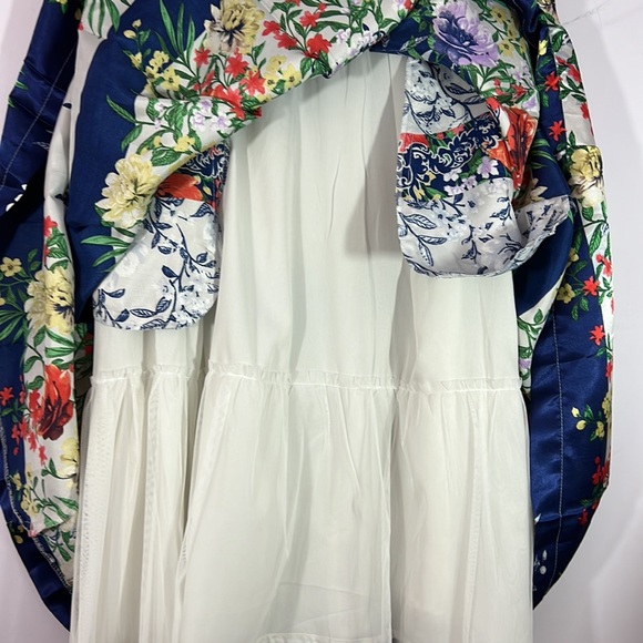 Absolutely delightful Truly 4 You retro full skirt, medium, attached petticoat - Picture 2 of 4